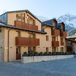 Apartment Maison Mont Blanc, Brand New Ideal For 4, Private Parking, Walking From Center
