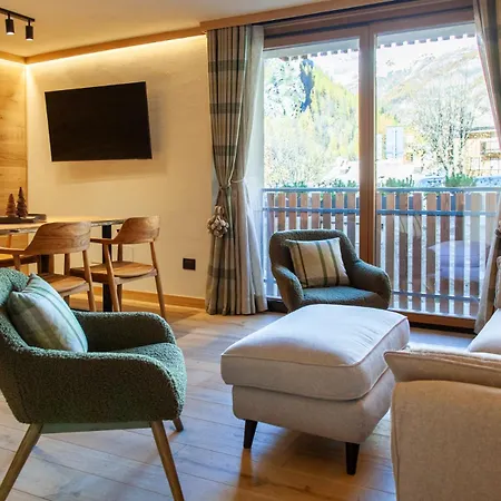 Apartmán Maison Mont Blanc, Brand New Ideal For 4, Private Parking, Walking From Center *