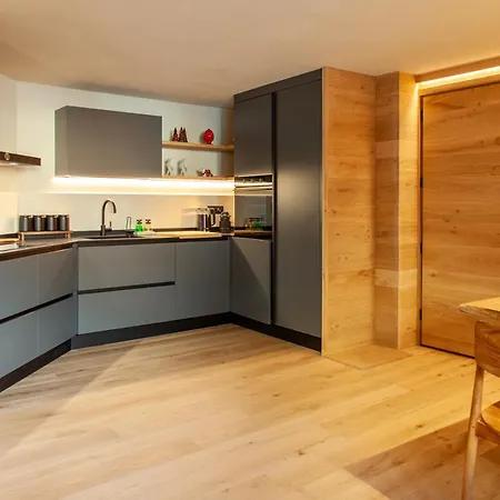 Maison Mont Blanc, Brand New Ideal For 4, Private Parking, Walking From Center Apartamento