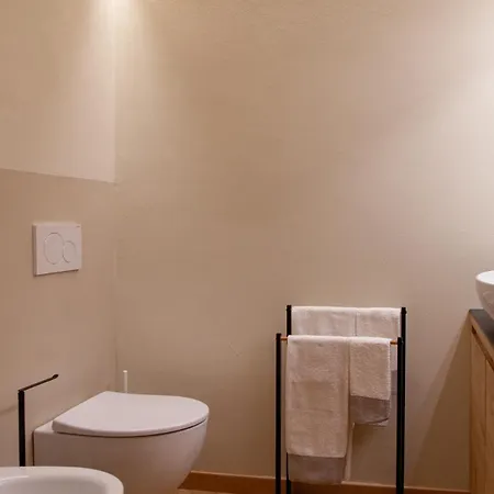 Maison Mont Blanc, Brand New Ideal For 4, Private Parking, Walking From Center 库马约尔