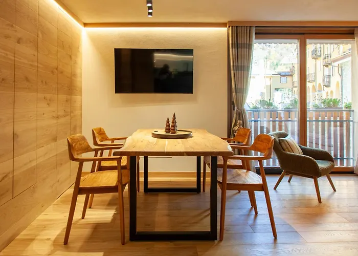 Maison Mont Blanc, Brand New Ideal For 4, Private Parking, Walking From Center Apartman