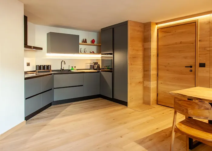 Maison Mont Blanc, Brand New Ideal For 4, Private Parking, Walking From Center Apartman