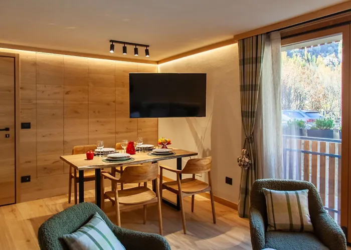 Maison Mont Blanc, Brand New Ideal For 4, Private Parking, Walking From Center * Courmayeur